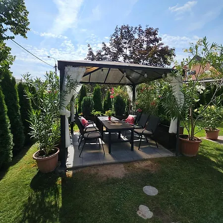 Mediterran بيت ضيافة Kecskemét